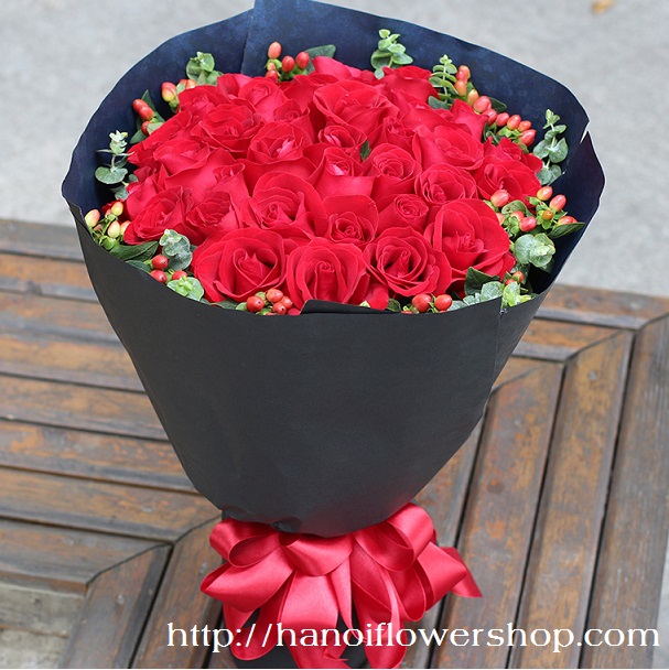 Bouquet of red roses foe Valentines day